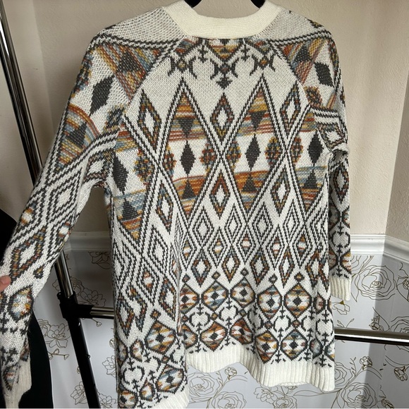 Long white Aztec sweater long length, cardigan in GUC - Picture 3 of 4